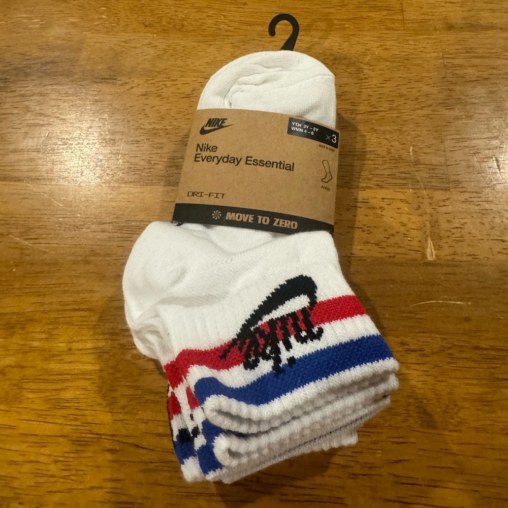 Nike Women’s Youth Dri Fit Ankle Socks 3 Pair White Small DX5080 100 New W Tags